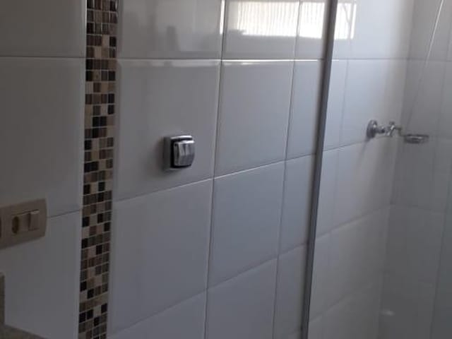 Apartamento 2 quartos e 1 banheiro, à venda, no bairro Chácara Manella em Cambé