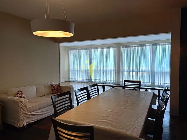 Apartamento com 280m² 4 quartos e 2 banheiros, para alugar, no bairro Copacabana em Rio de Janeiro