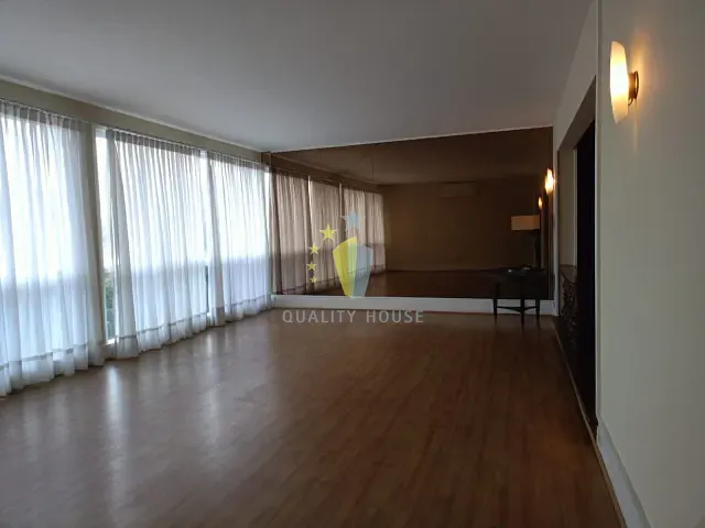 Apartamento com 280m² 4 quartos e 2 banheiros, para alugar, no bairro Copacabana em Rio de Janeiro