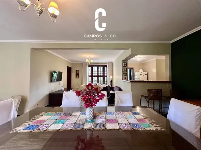 Apartamento 3 quartos e 4 banheiros, à venda ou para alugar, no bairro Vila Capivari em Campos Do Jordão