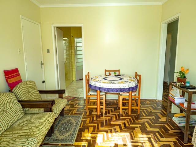 Apartamento com 80m² 2 quartos e 1 banheiro, à venda, no bairro Centro em Pelotas