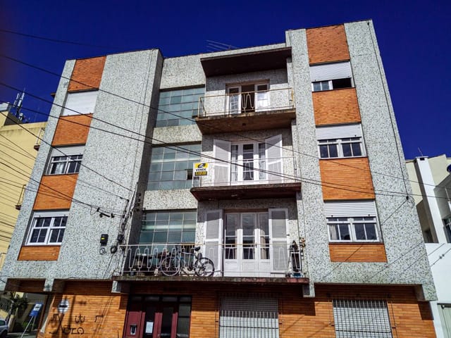 Apartamento com 80m² 2 quartos e 1 banheiro, à venda, no bairro Centro em Pelotas