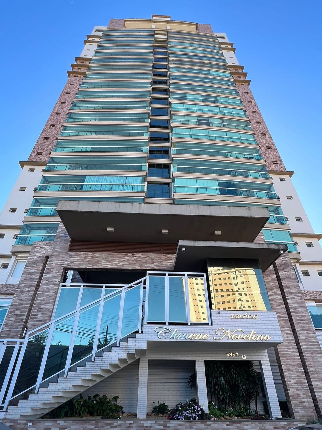 Apartamento à venda e aluguel com 3 quartos, 284m² - Foto 1
