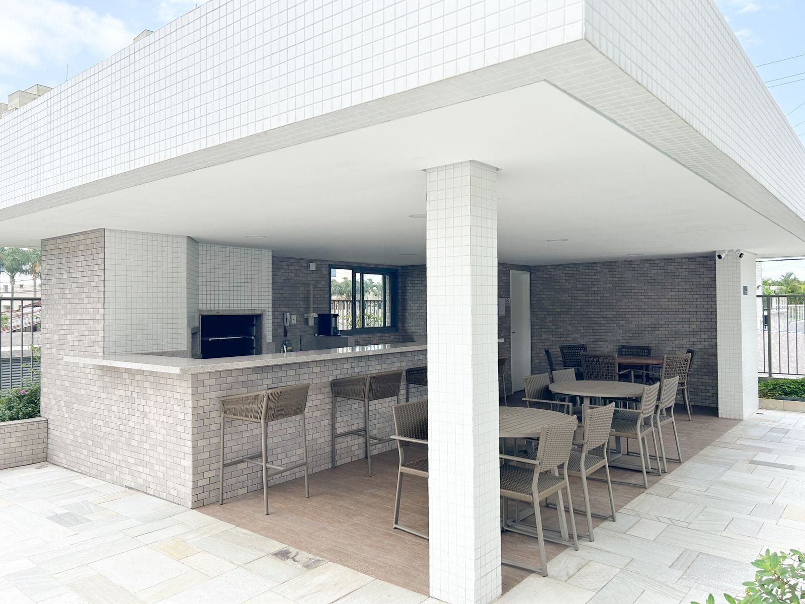 Apartamento à venda e aluguel com 2 quartos, 70m² - Foto 14
