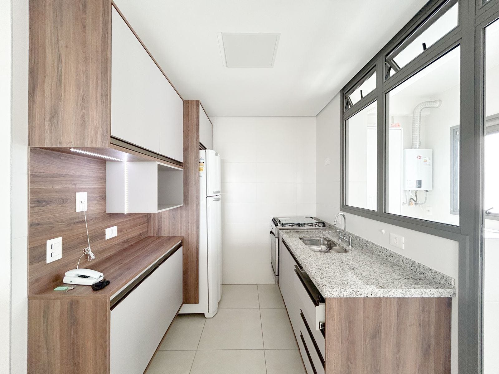 Apartamento à venda e aluguel com 2 quartos, 70m² - Foto 4