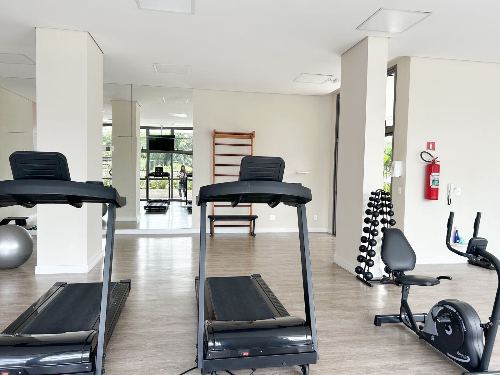 Apartamento à venda e aluguel com 2 quartos, 70m² - Foto 15