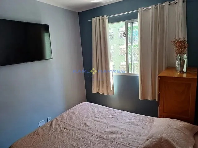 Apartamento 2 quartos e 1 banheiro, à venda, no bairro Nogueira em Petrópolis