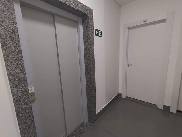 Foto do Apartamento - Apartamento com 3 dormitórios para locação, por R$ 2.500,00/mês – Jardim América - Lavras/MG | Burgarelli Imóveis