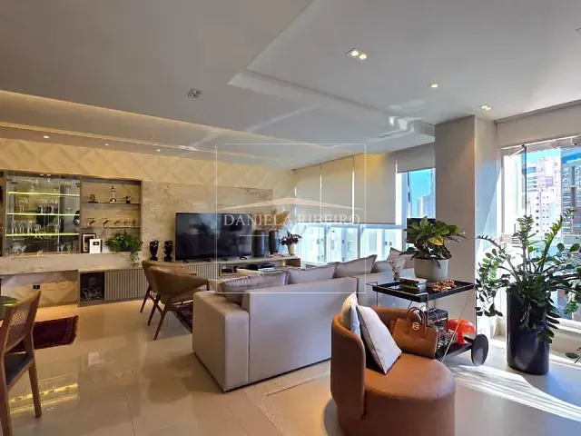 Apartamento 3 quartos e 5 banheiros, à venda, no bairro Gleba Fazenda Palhano em Londrina