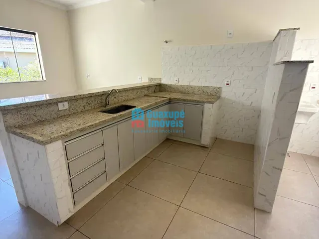 Apartamento 2 quartos e 2 banheiros, para alugar, no bairro centro em Guaxupé