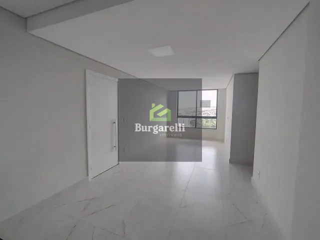 Apartamento 2 quartos e 2 banheiros, para alugar, no bairro Centro em Lavras