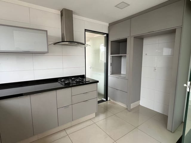 Apartamento 3 quartos e 4 banheiros, para alugar, no bairro Setor Bueno em Goiânia