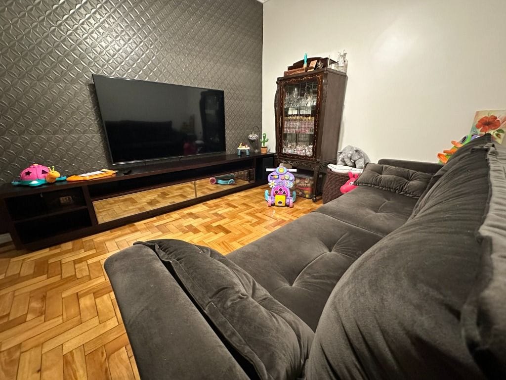 Apartamento impecável com 2 dormitórios à venda no Centro em Pelotas/RS. Agende sua visita! UP Imóveis!