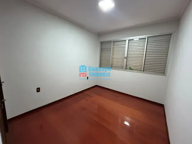 Apartamento 4 quartos e 3 banheiros, para alugar, no bairro Centro em Guaxupé