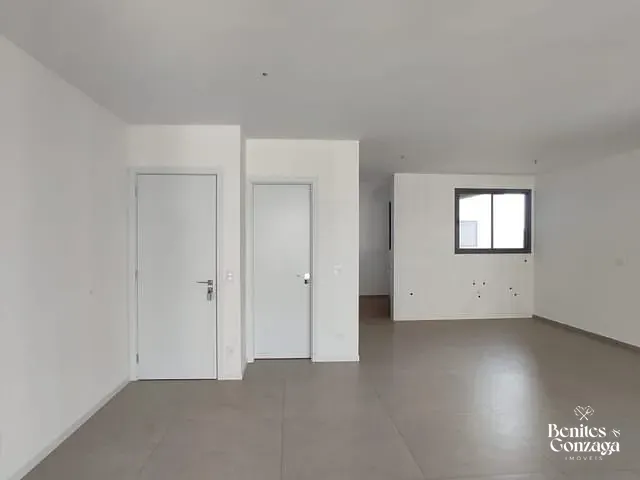 Apartamento com 213m² 3 quartos e 3 banheiros, à venda, no bairro Zona 08 em Maringá