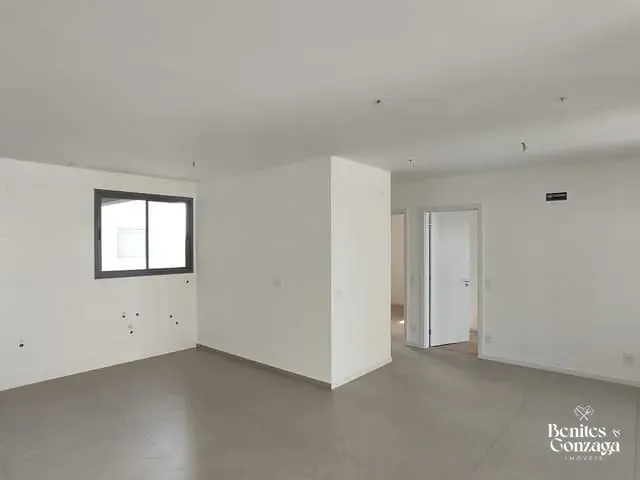 Apartamento com 213m² 3 quartos e 3 banheiros, à venda, no bairro Zona 08 em Maringá