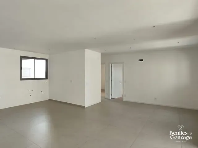 Apartamento com 213m² 3 quartos e 3 banheiros, à venda, no bairro Zona 08 em Maringá