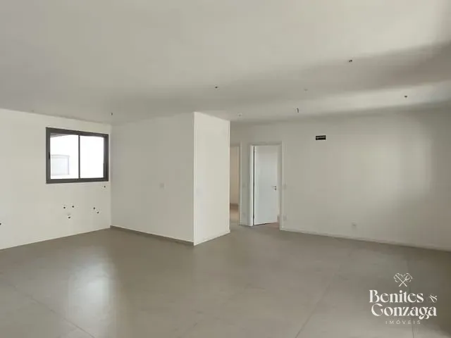 Apartamento com 213m² 2 quartos e 3 banheiros, à venda, no bairro Zona 08 em Maringá