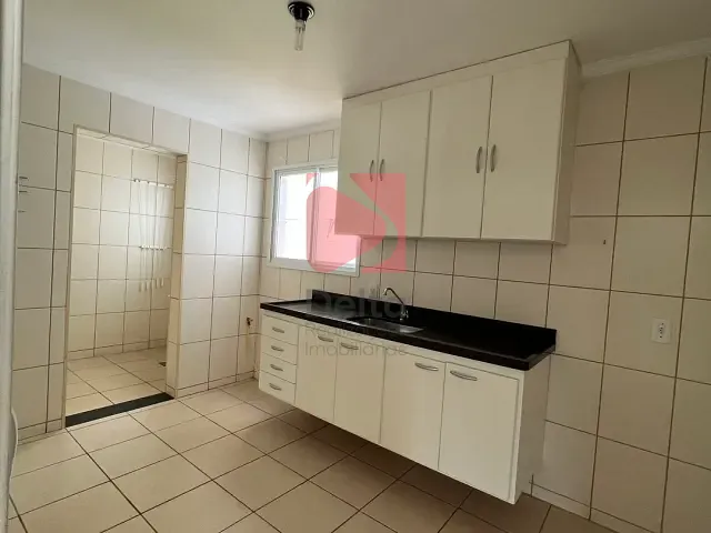 Apartamento 3 quartos e 2 banheiros, à venda, no bairro Vila Guimarães em Pirassununga