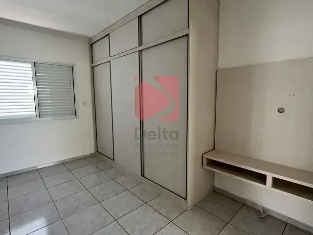 Apartamento 3 quartos e 2 banheiros, à venda, no bairro Vila Guimarães em Pirassununga