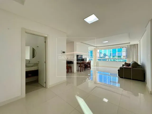 Apartamento 3 quartos e 4 banheiros, à venda, no bairro Meia Praia em Itapema