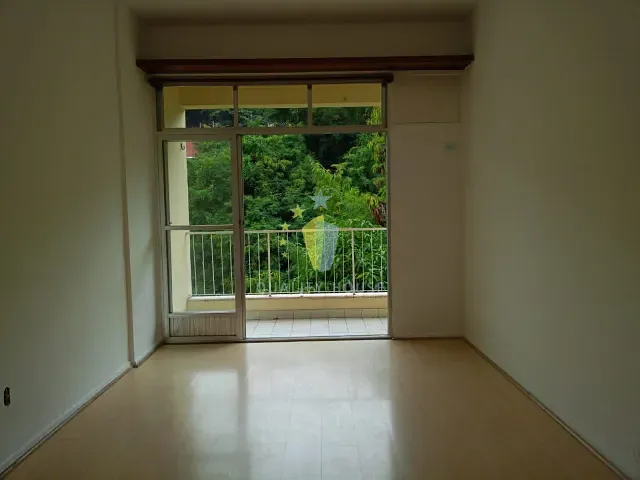 Apartamento com 70m² 2 quartos e 1 banheiro, para alugar, no bairro Laranjeiras em Rio de Janeiro