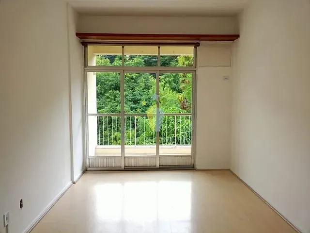 Apartamento com 70m² 2 quartos e 1 banheiro, para alugar, no bairro Laranjeiras em Rio de Janeiro
