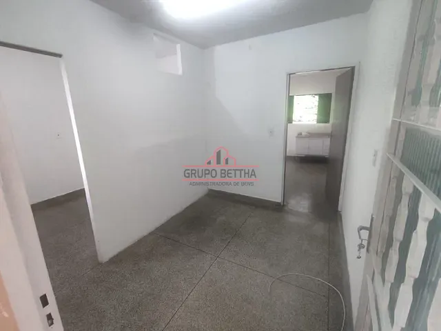 Apartamento com 40m² 2 quartos e 1 banheiro, para alugar, no bairro Vila Pouso Alegre em Barueri