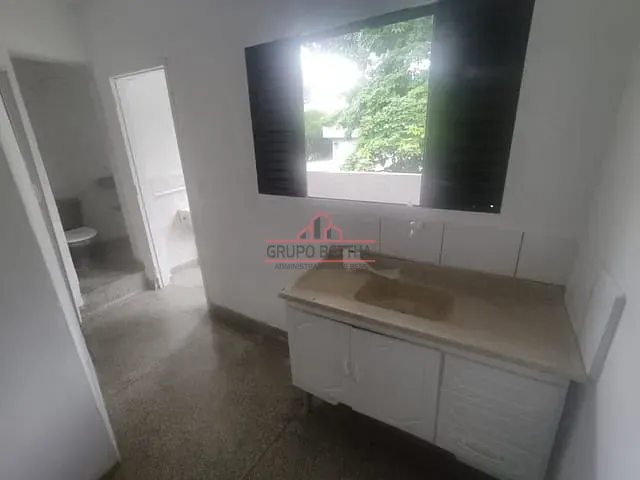 Apartamento com 40m² 2 quartos e 1 banheiro, para alugar, no bairro Vila Pouso Alegre em Barueri