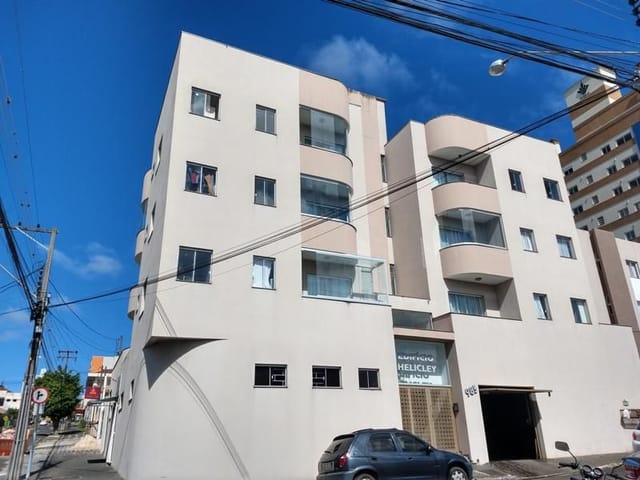 Locação - Apartamento com 2 quartos, 1 vaga de garagem, 65 m², Próximo ao Colégio Sepam, Centro.