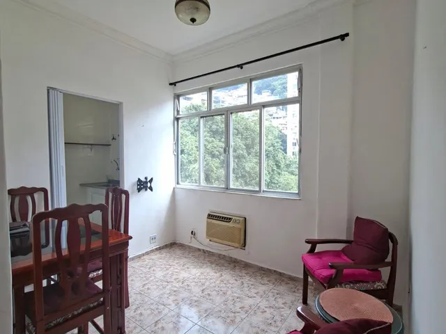 Apartamento com 60m² 2 quartos e 2 banheiros, para alugar, no bairro Copacabana em Rio de Janeiro