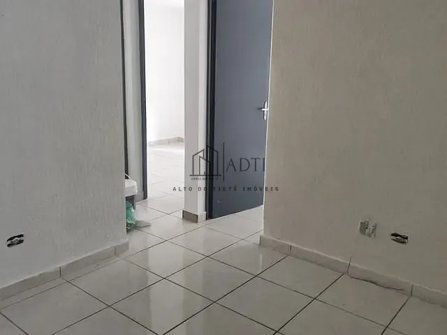 Apartamento 2 quartos e 1 banheiro, à venda, no bairro Conjunto Residencial do Bosque em Mogi das Cruzes
