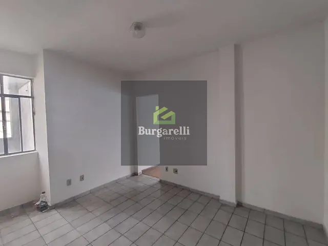Apartamento 3 quartos e 2 banheiros, para alugar, no bairro Centro em Lavras