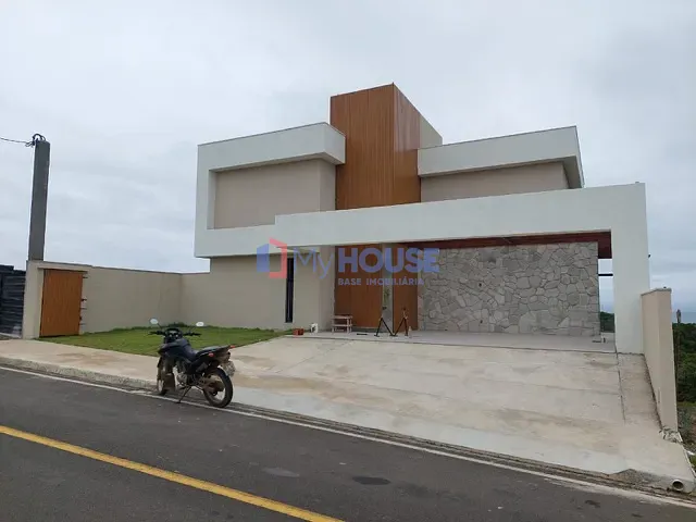 Casa 4 quartos e 5 banheiros, à venda, no bairro Nossa Senhora da Vitória em Ilhéus