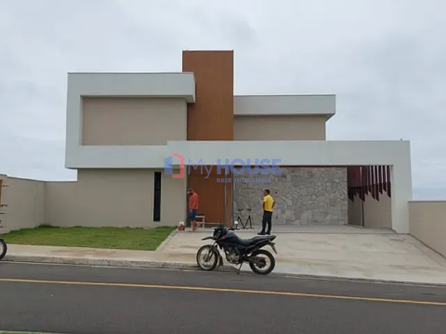 Casa 4 quartos e 5 banheiros, à venda, no bairro Nossa Senhora da Vitória em Ilhéus