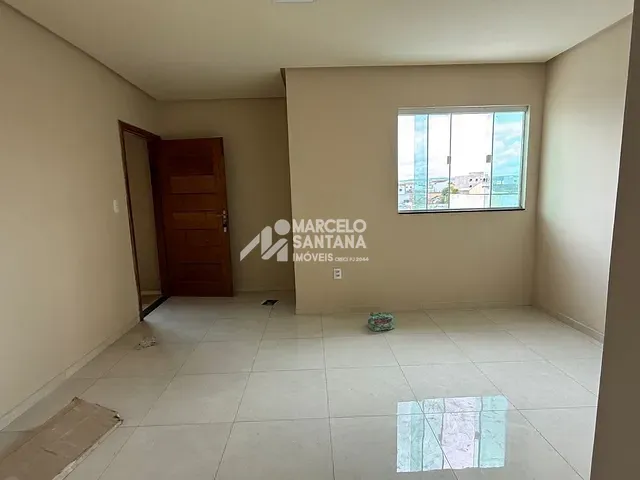 Sobrado 3 quartos e 1 banheiro, à venda, no bairro Felícia em Vitória da Conquista