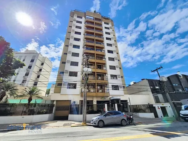 Apartamento 3 quartos e 2 banheiros, à venda, no bairro Centro em Florianópolis