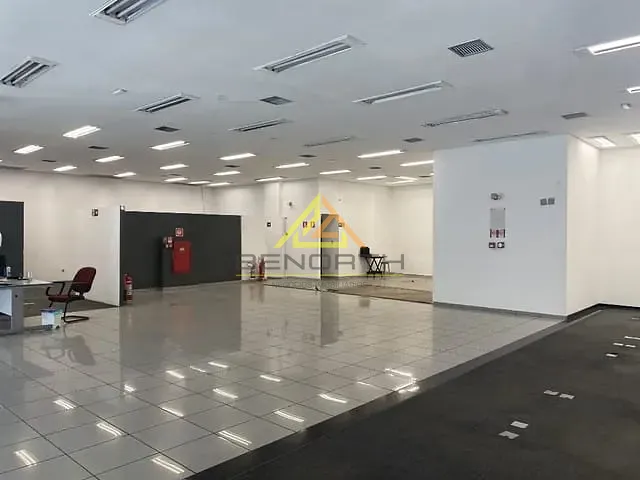 Prédio com 1196m², para alugar, no bairro Parada Inglesa em São Paulo