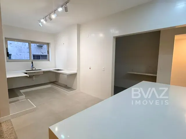 Apartamento com 351m² 3 quartos e 5 banheiros, à venda, no bairro Algodoal em Cabo Frio