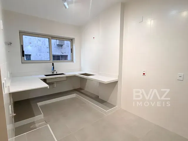 Apartamento com 351m² 3 quartos e 5 banheiros, à venda, no bairro Algodoal em Cabo Frio