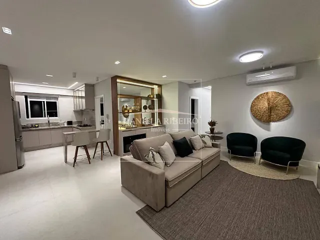 Apartamento 3 quartos e 4 banheiros, à venda, no bairro Meia Praia em Itapema