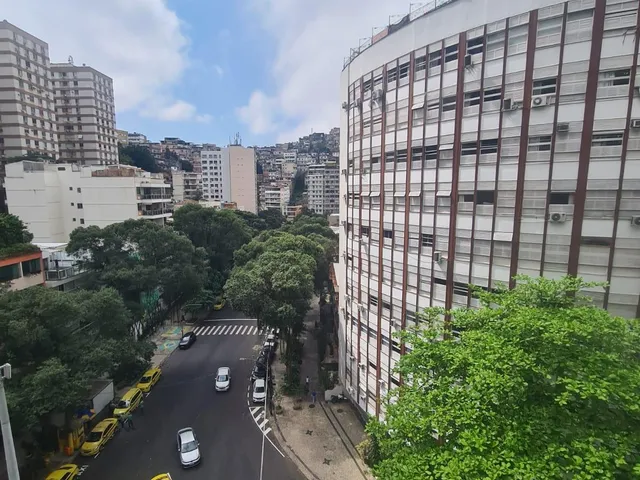 Apartamento com 60m² 2 quartos e 2 banheiros, para alugar, no bairro Copacabana em Rio de Janeiro