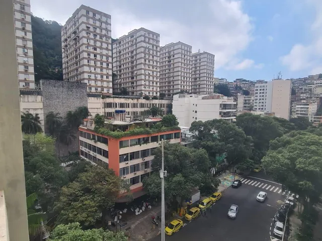 Apartamento com 60m² 2 quartos e 2 banheiros, para alugar, no bairro Copacabana em Rio de Janeiro