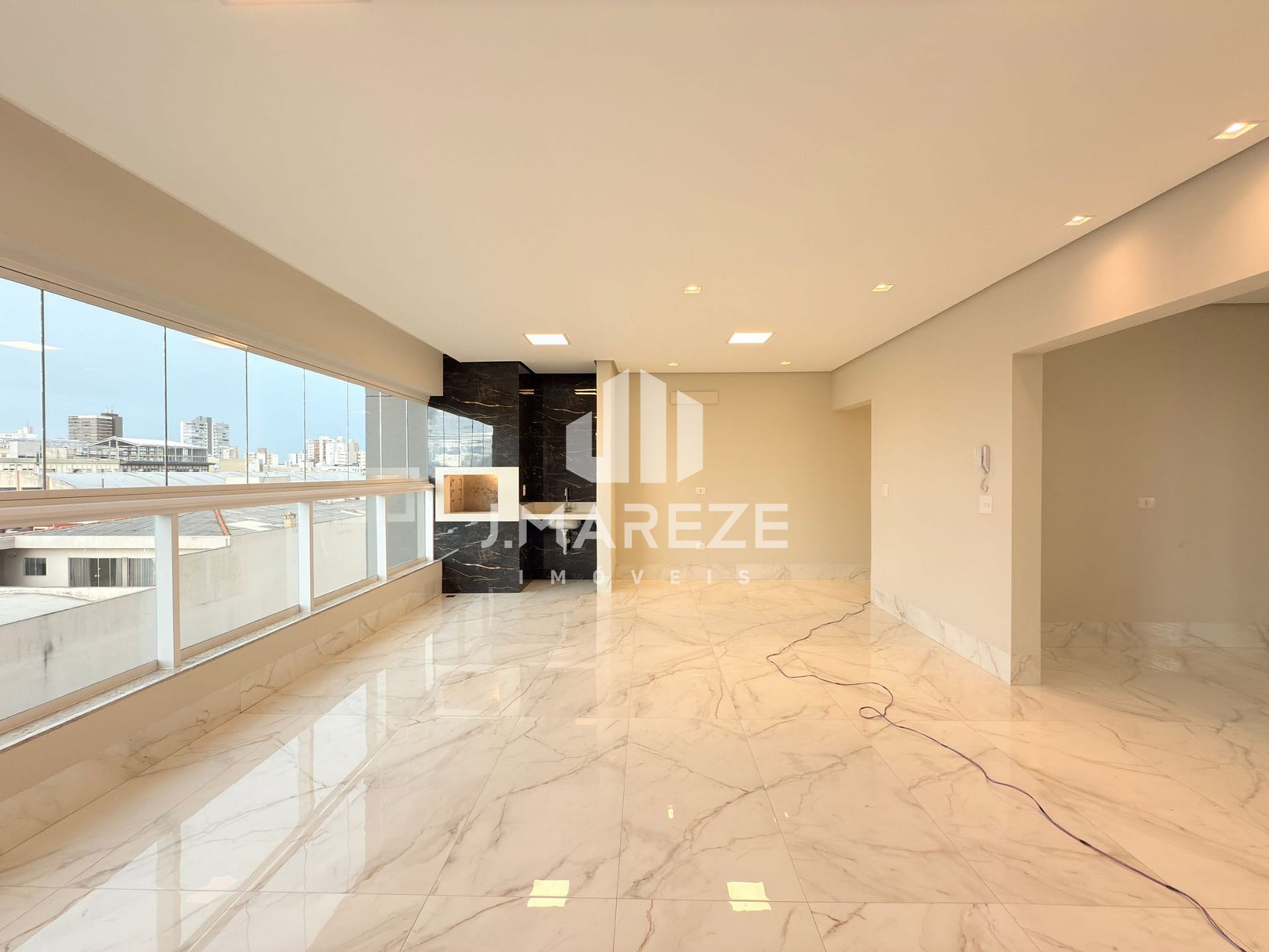 Apartamento à venda com 3 quartos, 127m² - Foto 3