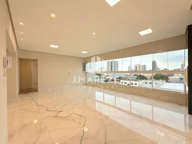 Apartamento com 222m², à venda, no bairro Centro em Apucarana