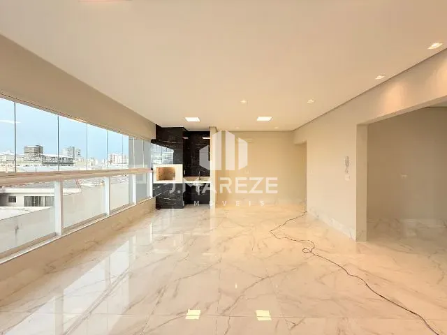 Apartamento com 222m², à venda, no bairro Centro em Apucarana