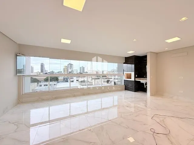 Apartamento com 222m², à venda, no bairro Centro em Apucarana