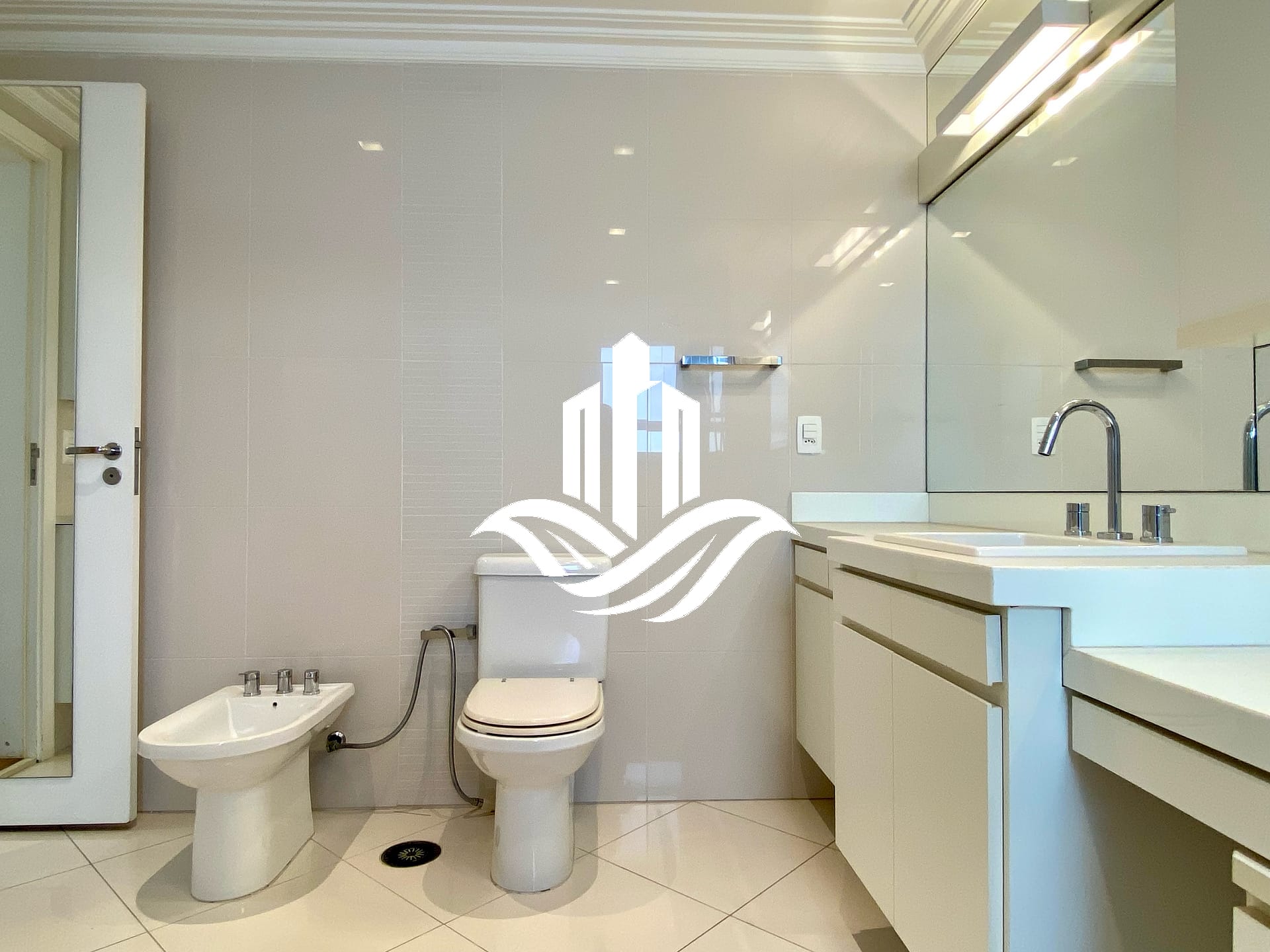 Apartamento à venda com 4 quartos, 240m² - Foto 17