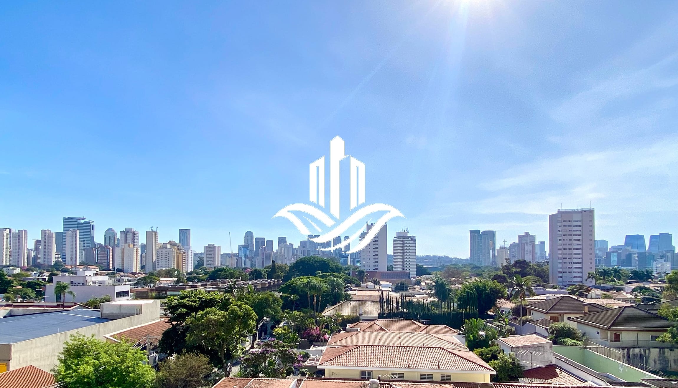Apartamento à venda com 4 quartos, 240m² - Foto 2