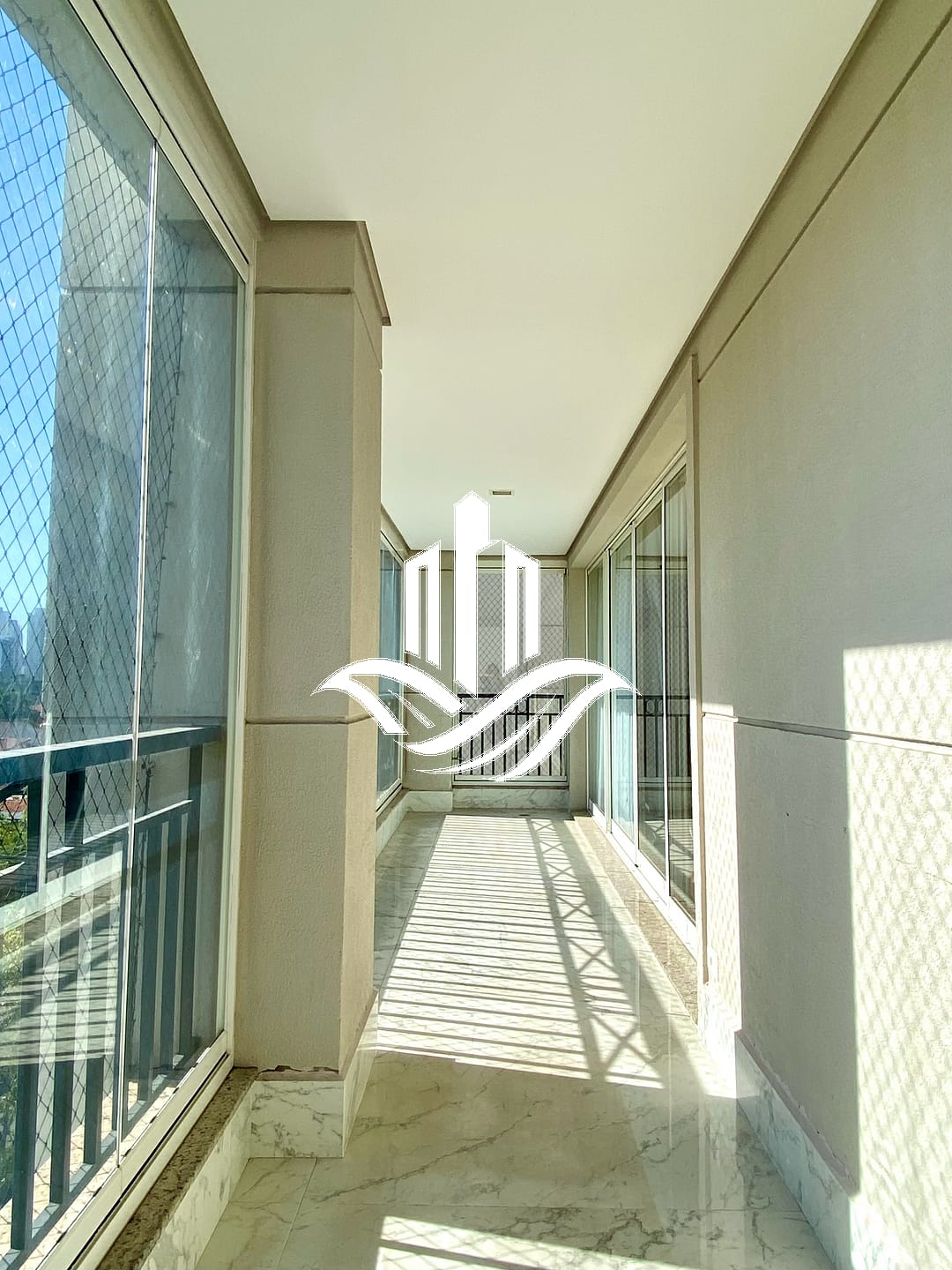 Apartamento à venda com 4 quartos, 240m² - Foto 4